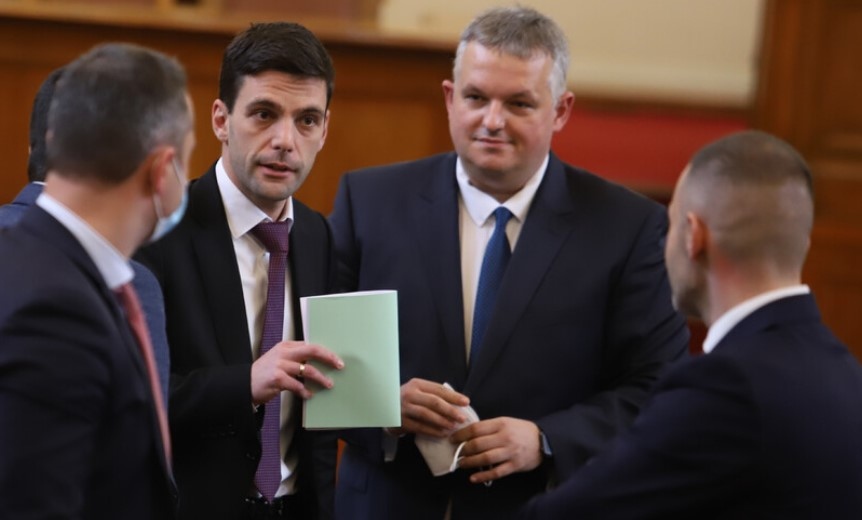 От Пресцентъра на Народното събрание изпратиха информация къде и кога